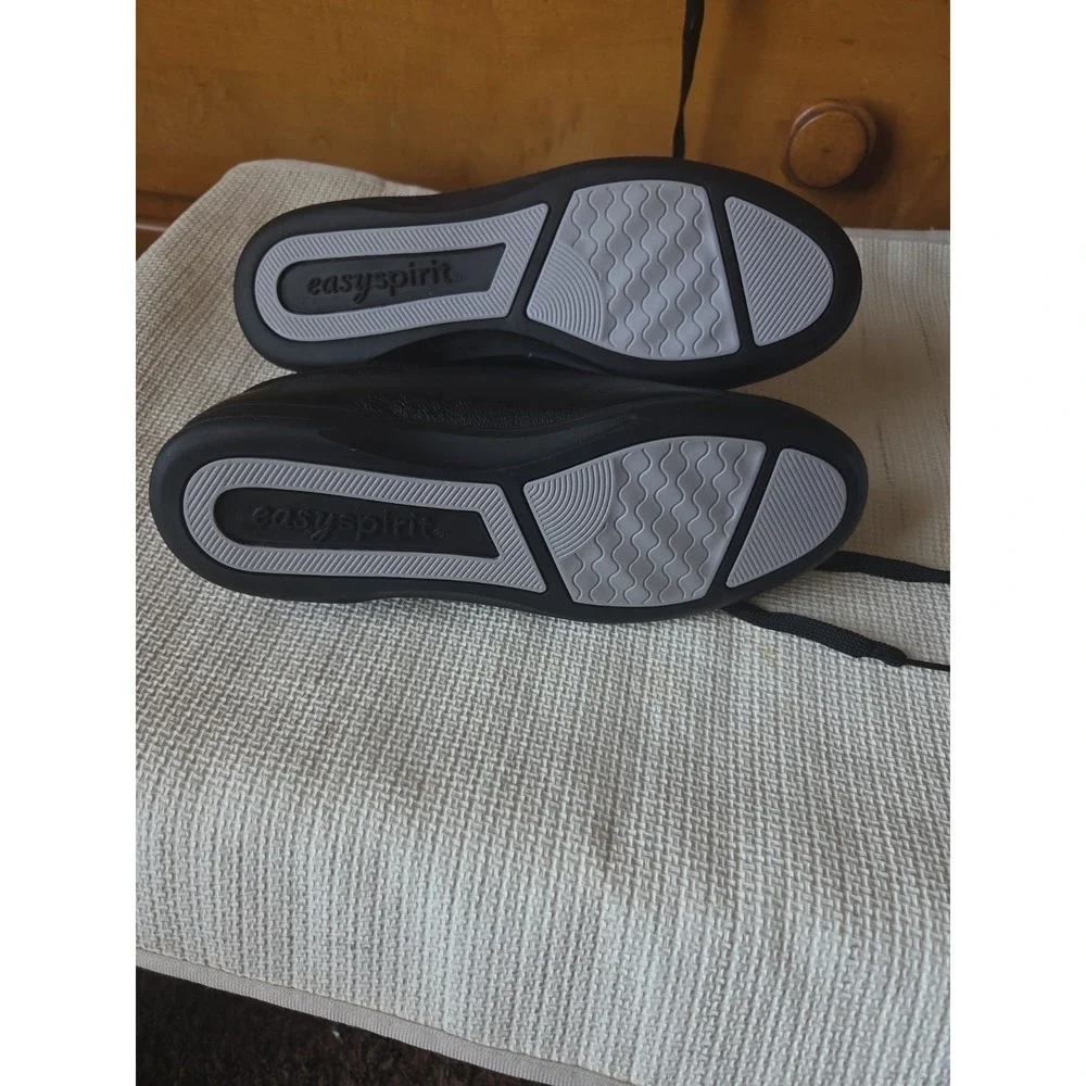EASY SPIRIT ~ AP1 Anti-Gravity Women's  Black Leather Walking Shoes Sz